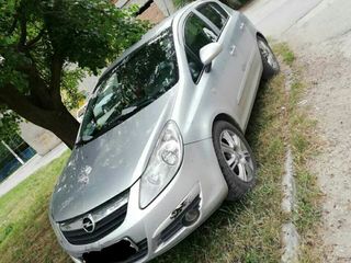 Opel Corsa foto 2