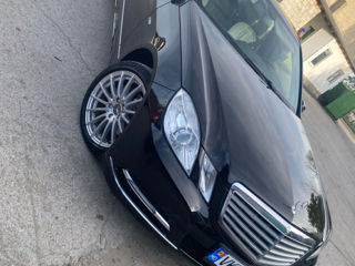 Mercedes E-Class foto 2