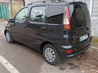 Toyota Yaris Verso foto 4