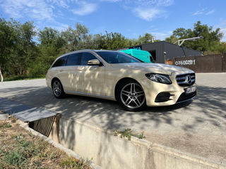 Mercedes E-Class foto 2