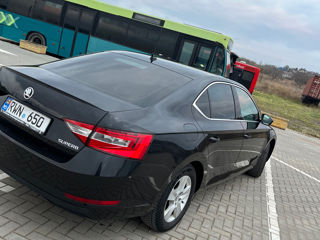 Skoda Superb foto 2