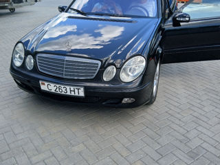 Mercedes E-Class foto 2