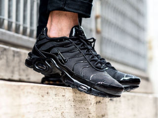 Новые оригинальные Nike TN Air Max Plus Triple (42.5-43)