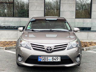 Toyota Avensis foto 2