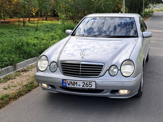 Mercedes E-Class foto 6