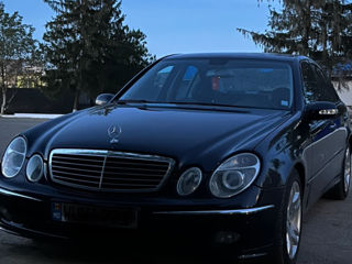 Mercedes E-Class foto 1