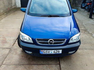 Opel Zafira foto 2