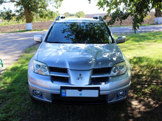 Mitsubishi Outlander foto 2