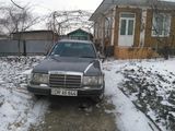 Mercedes Series (W124) foto 3