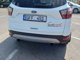 Ford Kuga foto 2