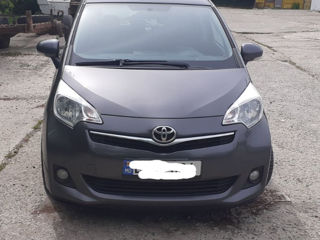 Toyota Verso-S foto 1