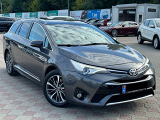 Toyota Avensis foto 5