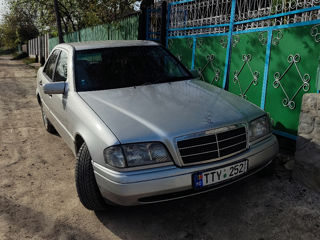 Mercedes C-Class foto 8