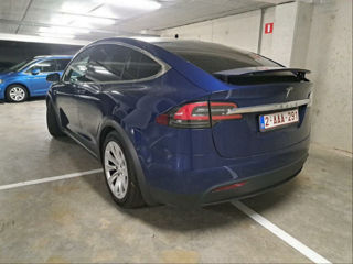 Tesla Model X foto 4