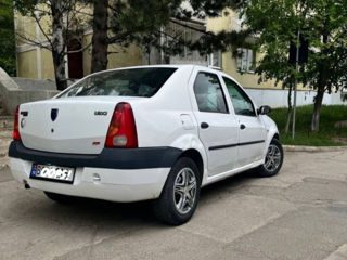 Dacia Logan foto 4