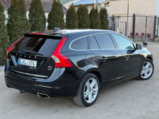 Volvo V60 foto 2