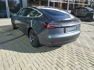 Tesla Model 3 foto 7