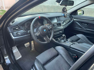 BMW 5 Series foto 2