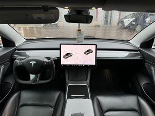 Tesla Model 3 foto 8