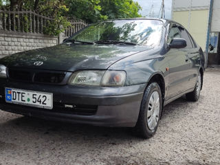 Toyota Carina foto 8