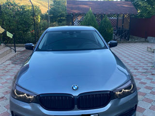 BMW 5 Series foto 1