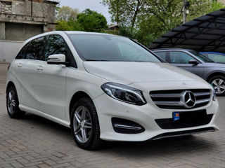 Mercedes B-Class foto 1