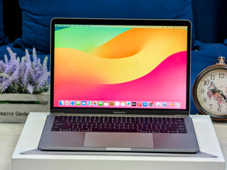 MacBook Pro 13 Retina 2017 (Core i5 7360u/8Gb Ram/128Gb SSD/13.3" Retina IPS)