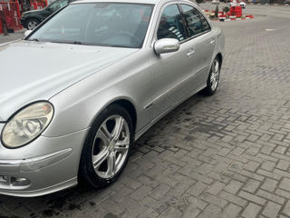 Mercedes E-Class foto 2