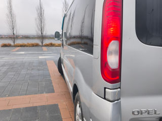 Opel Vivaro foto 2