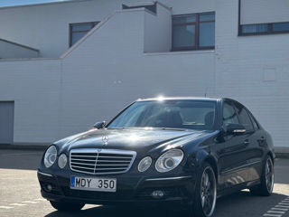 Mercedes E-Class foto 1