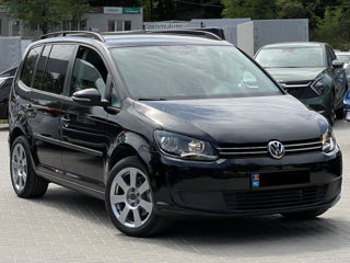 Volkswagen Touran foto 4