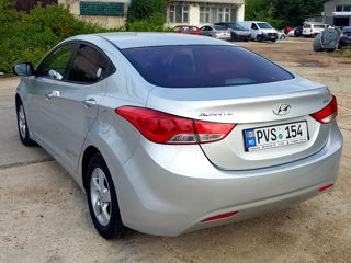 Hyundai Elantra foto 3