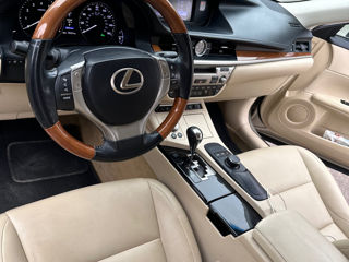 Lexus ES Series