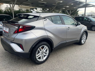 Toyota C-HR foto 2