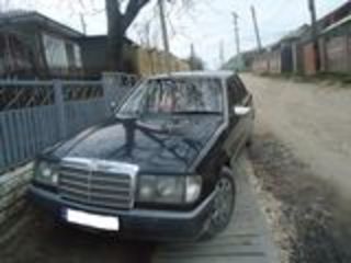 Mercedes Series (W124) foto 1