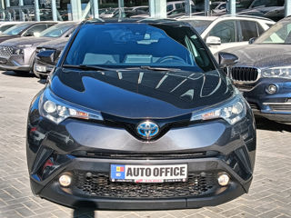 Toyota C-HR foto 2