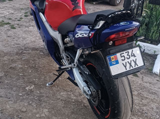 Honda CBR-600 F4 foto 5