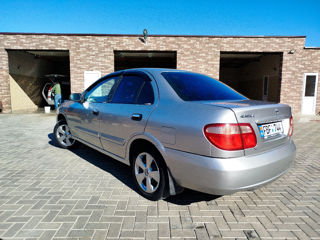 Nissan Almera foto 4