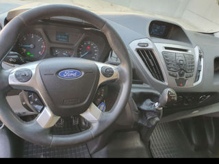 Ford Tranzit custom. foto 4