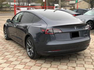 Tesla Model 3 foto 4