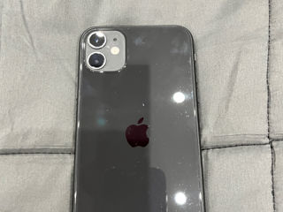 Vând iPhone 11