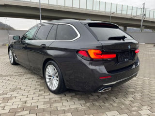 BMW 5 Series foto 3