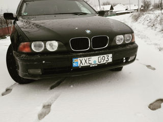 BMW 5 Series foto 3