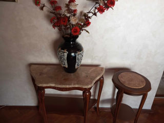 Продаю красивые итальянские столы для гостиной.