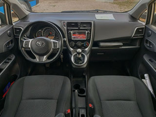 Toyota Verso-S foto 4