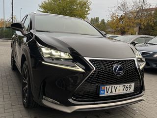 Lexus NX Series foto 1