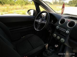 Mitsubishi Colt foto 6