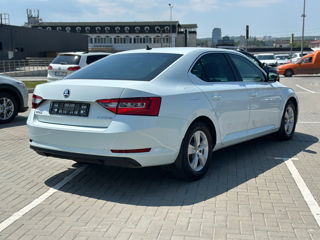 Skoda Superb foto 2