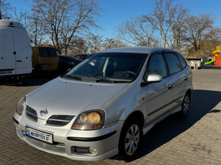 Nissan Almera Tino