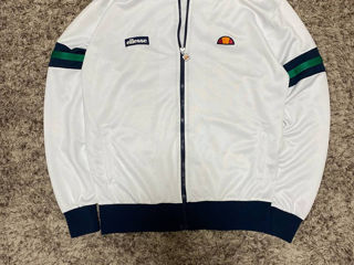 Vesta Ellesse